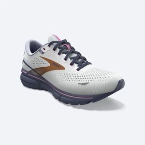 Brooks Ghost 15 Running Shoe Sneakers in Stoneberry